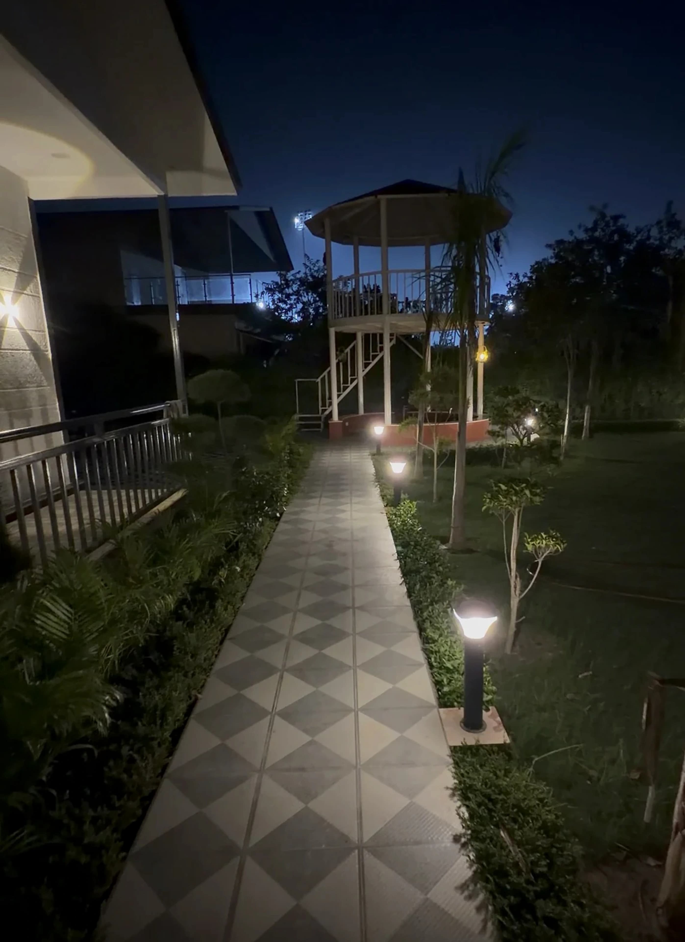 Evening view of the private lawn and grounds at Silver Oak Estate