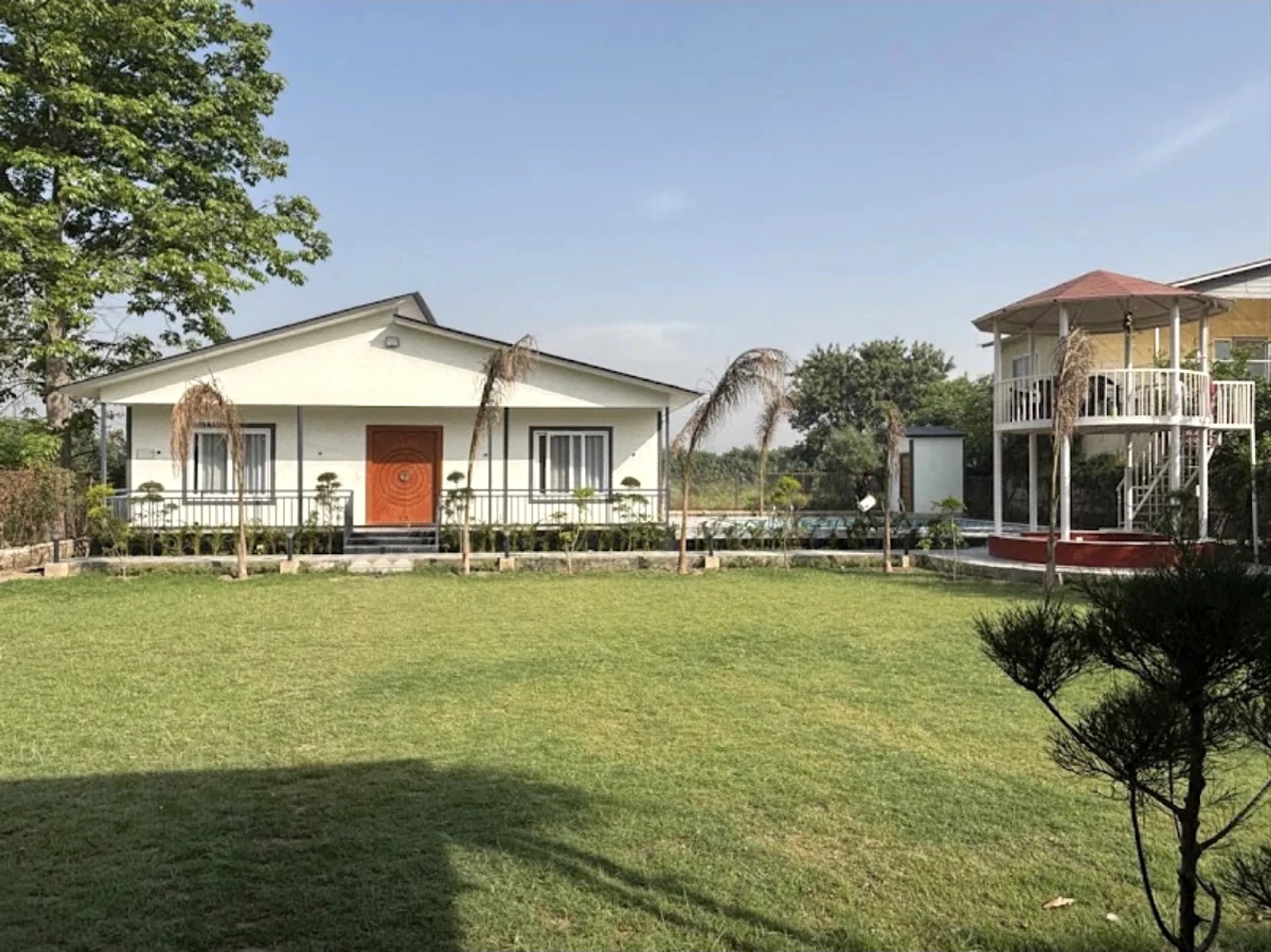 Exterior view of Silver Oak Estate private farmhouse in Sector 135, Noida